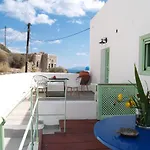 Mythos Traditional Stonehouse Kamári