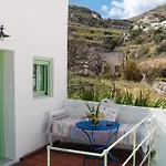 Mythos Traditional Stonehouse *