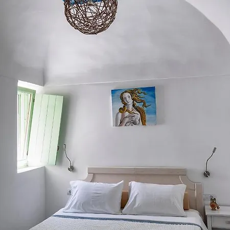 Mythos Traditional Stonehouse Daire *