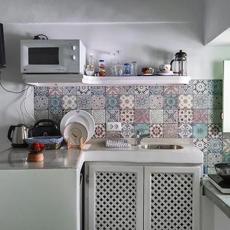 Mythos Traditional Stonehouse * Kamári