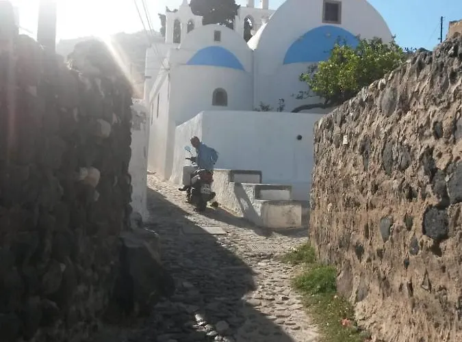 Mythos Traditional Stonehouse Kamári