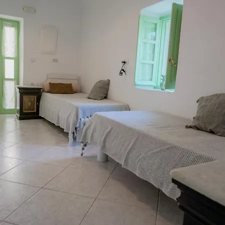 Mythos Traditional Stonehouse Apartment