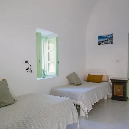 Mythos Traditional Stonehouse Apartment Kamari (Santorini)