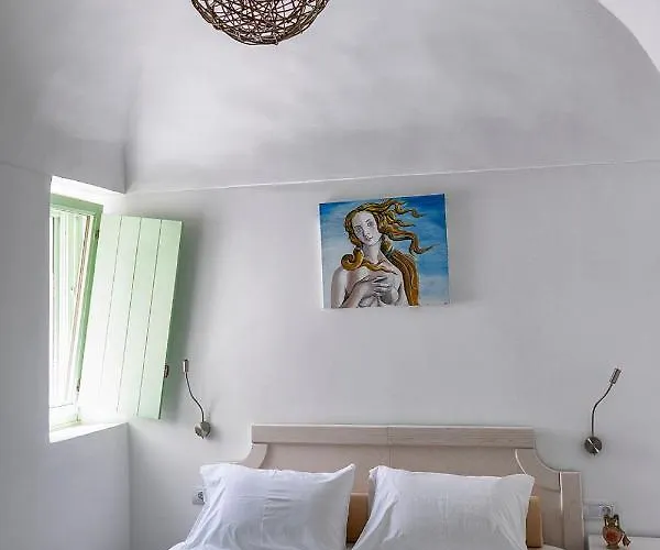 Mythos Traditional Stonehouse Apartment *