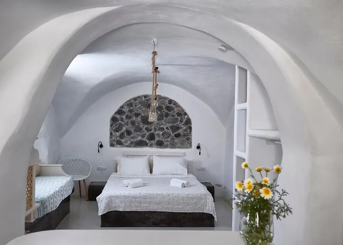 Mythos Traditional Stonehouse Apartment *