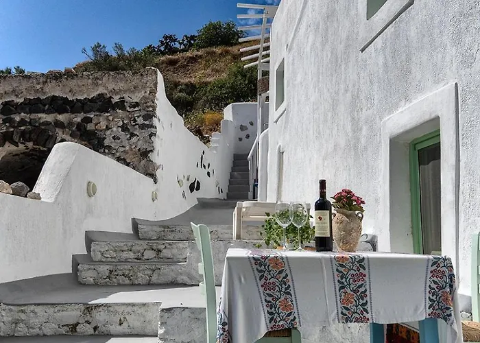 Mythos Traditional Stonehouse Apartment Kamari (Santorini)