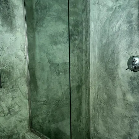 Mythos Traditional Stonehouse *